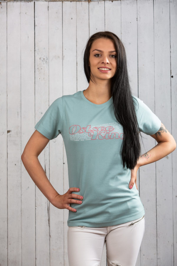 Stylisches Ostsee-Shirt für Damen in Pastell von Ostseekind